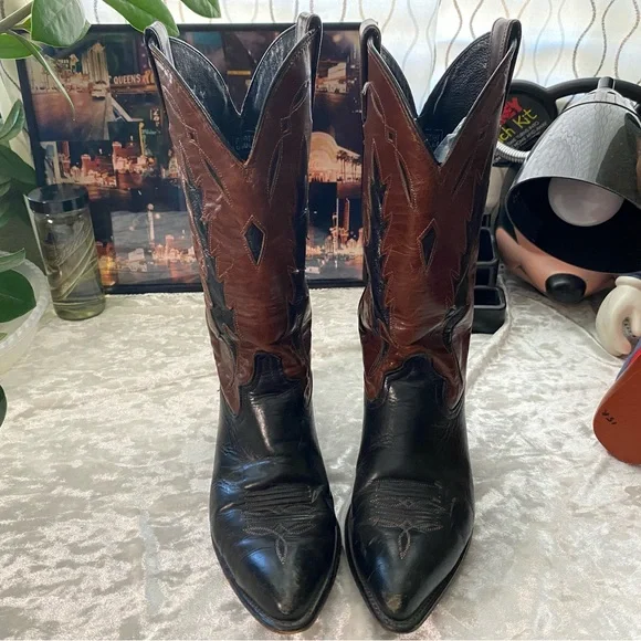 SOLD!! Vintage two tone black and brown cowboy boots - Picture 2 of 7